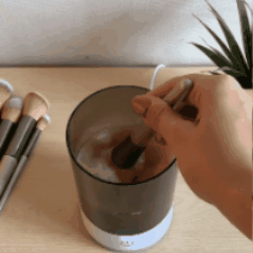 BroshaClean R® La Solución Perfecta para Limpiar tus Brochas de Maquillaje